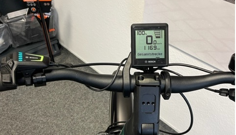 Advanced Trekking Pro Wave 1165 km - Display mit Controller